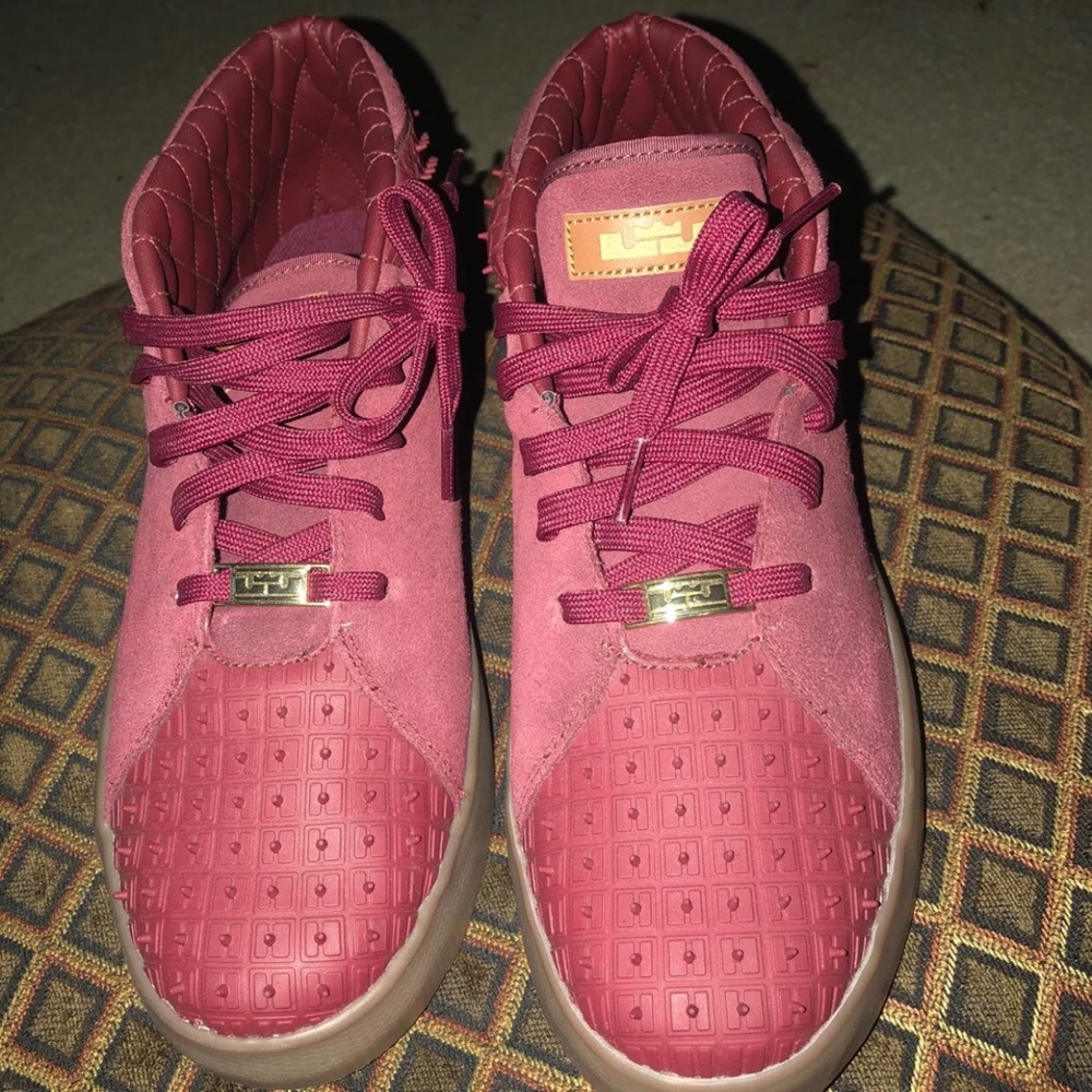 Nike LeBron 13 NSW Lifestyle Size 9.5